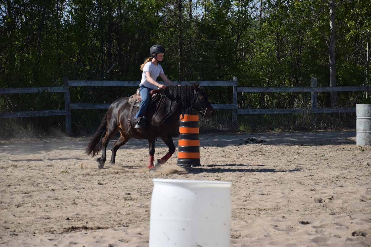 Manitoulin Horse Club hosts barrel racing workshop