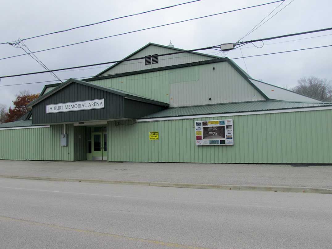 Central’s engineers propose new NHL size rink
