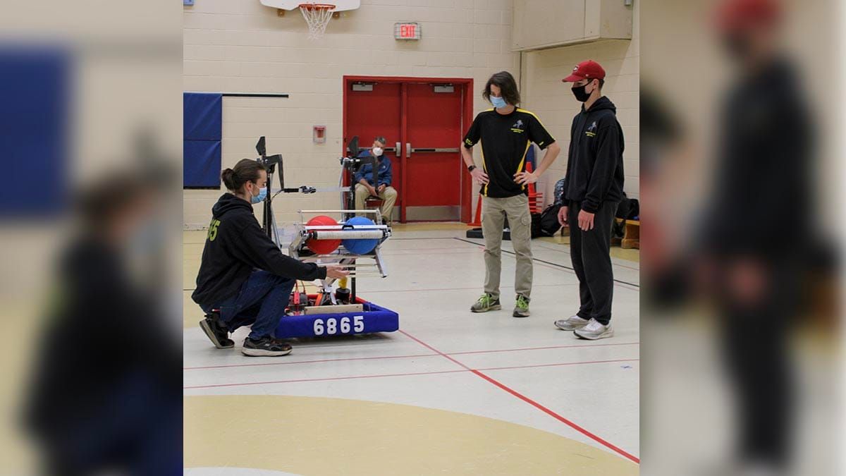 MSS robotics team inspires younger kids through outreach