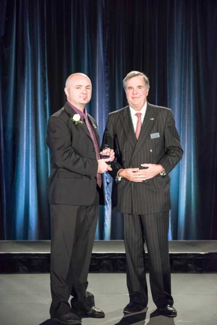 Air traffic controller recognized for safety performance by Nav Canada