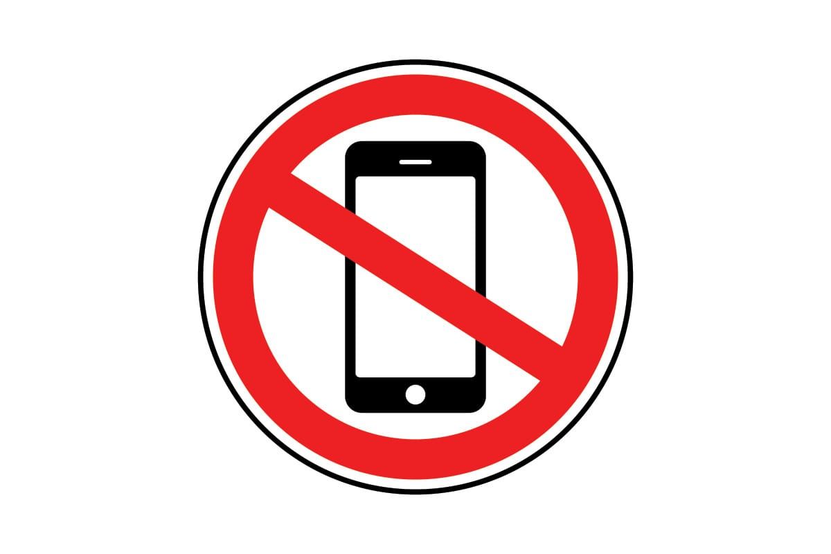 Rainbow Board survey shows cell ban supported by students