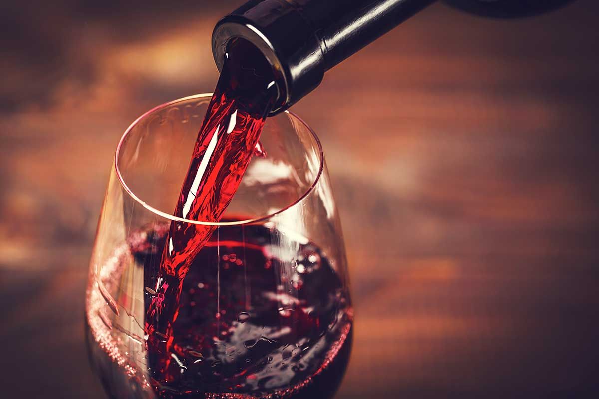 Poll reveals Canadians under 54 years consuming more alcohol due to COVID-19