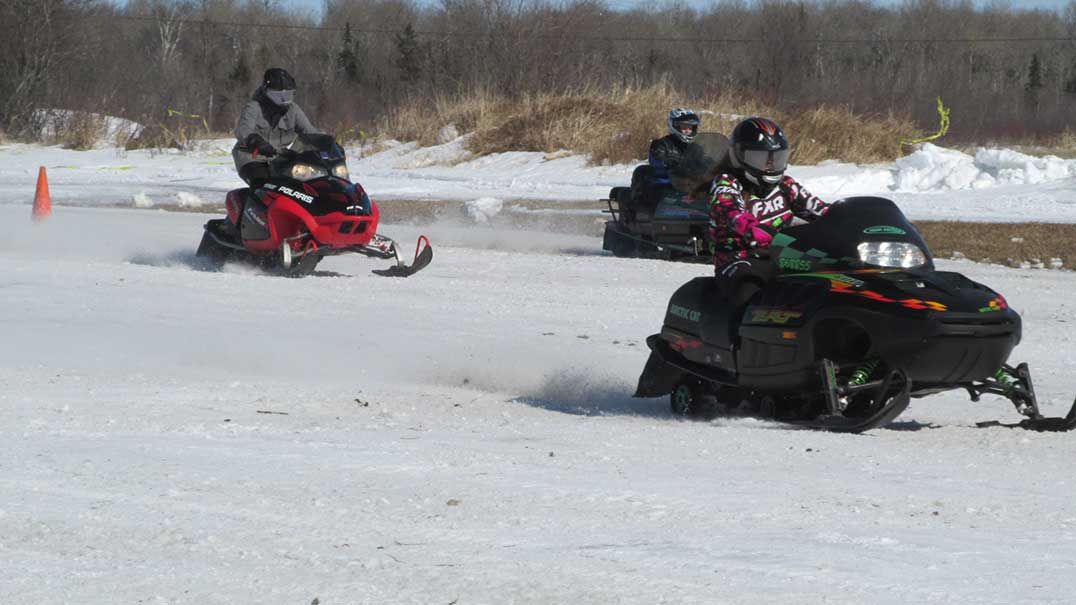 Over 100 riders take part in snow drag races
