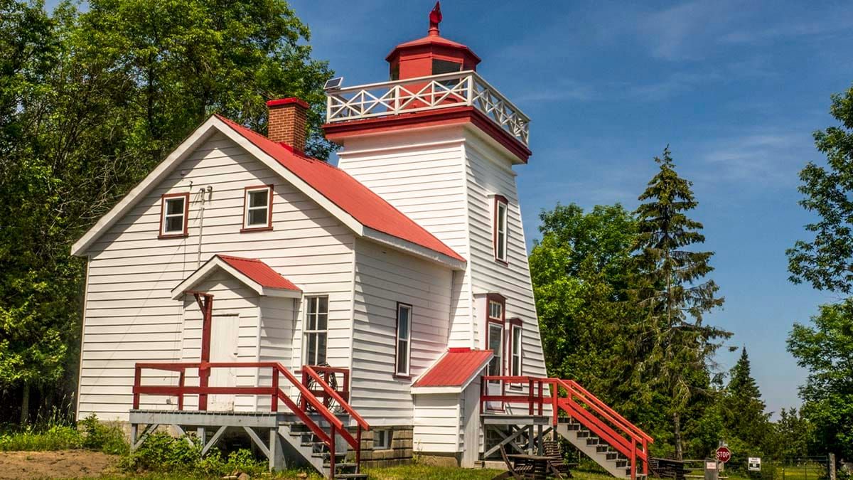DFO sees Janet Head lighthouse as a marine beacon, Gordon/Barrie Island may lose lease on structure