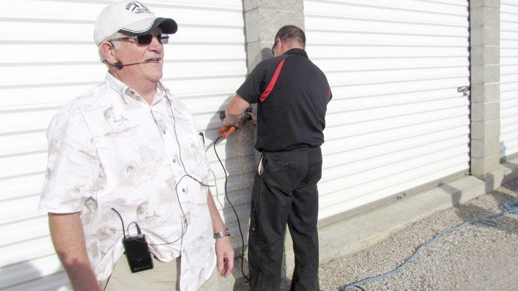 Crowds flock to Island’s first ‘ storage wars ’