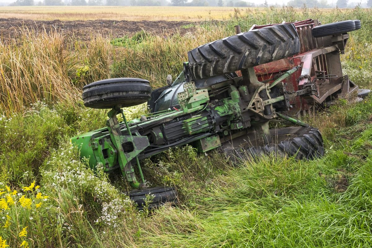Evansville farmer sustains serious injuries following tractor mishap