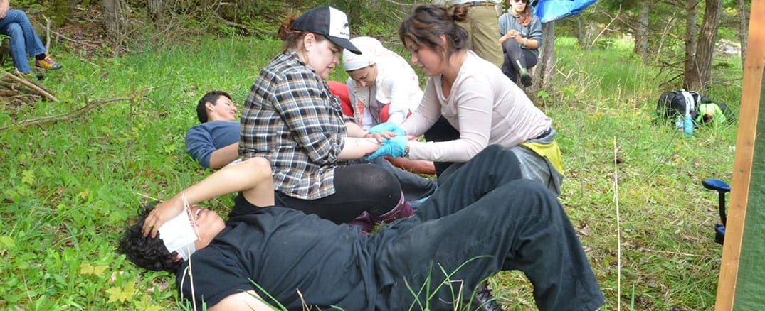 Medical school grads learn wilderness medicine on Manitoulin