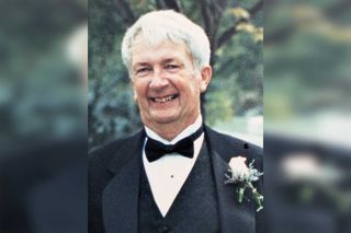 Christopher (Chris) Bell