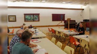 Tehkummah mayor hosts public meeting, shares deep concerns with state of affairs