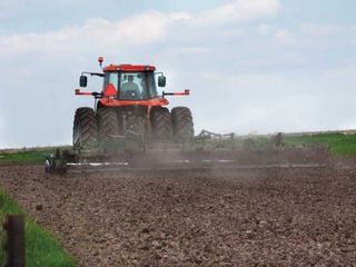 Hopeful signs are there for youth to remain on farms