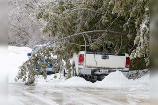 Snowmageddon blasts Island