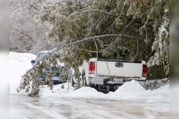 Snowmageddon blasts Island