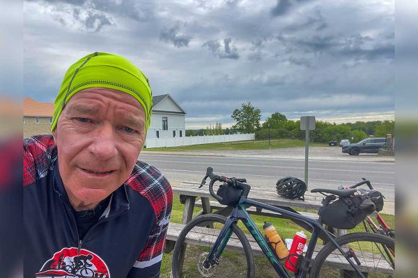 Evansville cyclist pedals 700 miles for MHC