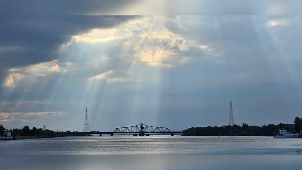 Ontario awards construction contract for new Little Current Swing Bridge