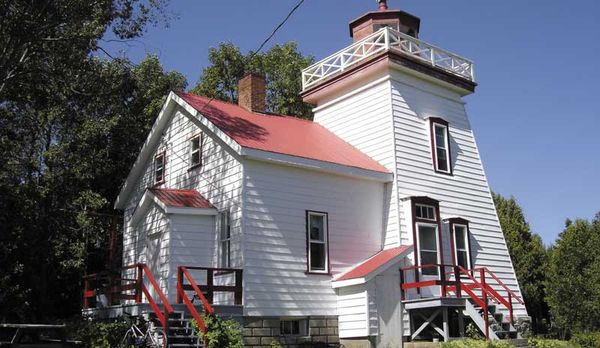 Manitoulin lighthouses still not designated for Heritage Lighthouse Protection Act, Hughes