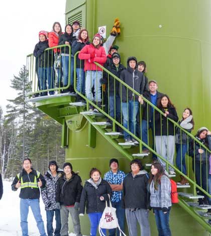 Wasse-Abin class tours MERE wind site, Wikwemikong oil wells