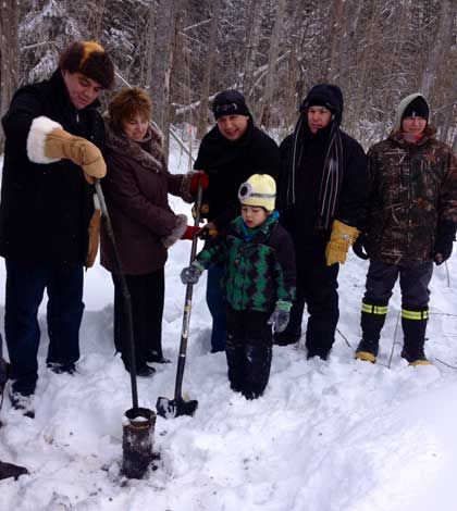 Wikwemikong caps leaking century old oil well