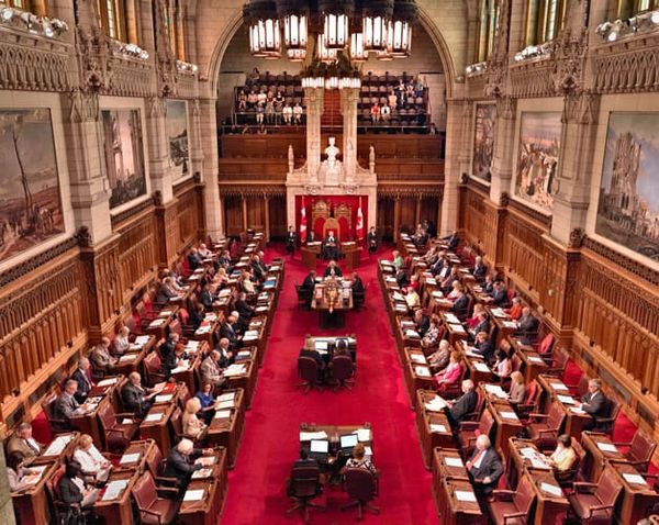 Federal government needs to be accountable and transparent, says former Ombudsman