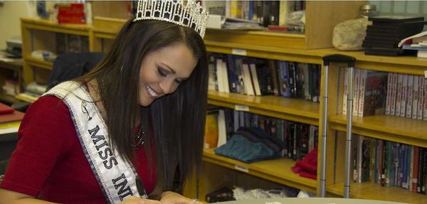 Miss Indiana USA 2014 visits  children of St. Joseph’s School