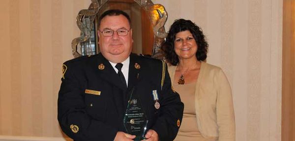 OPP Constable Al Boyd receives MTO Road Safety Achievement Award
