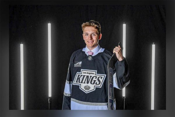 Team Canada picks goalie Carter George