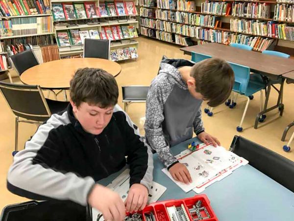 Students build and code LEGO mindstorm robots