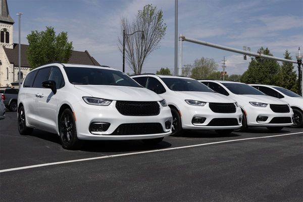 2017-2021 Chrysler Pacifica hybrids no longer permitted on Chi-Cheemaun ferry