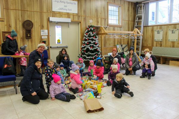 Lyons Memorial United Church food cupboard receives donations