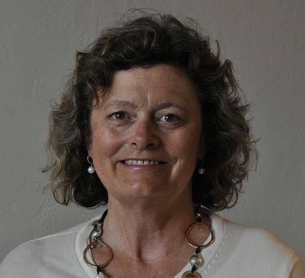 Diane Meehan receives Patient Impact Award from the Ontario Pharmacists Association