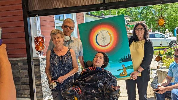 Aundeck Omni Kaning celebrates and honours Dr. Dieter Poenn on his retirement