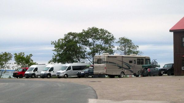 Town closes free RV overnight parking due to overcrowding and abuse of site