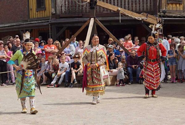 Wiikwemkoong dancer shares culture, represents Anishinaabe in Germany