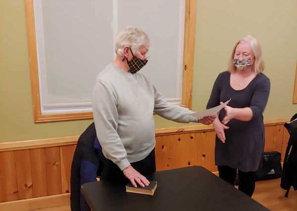 Jack Brady sworn in as new Gordon/Barrie Island councillor