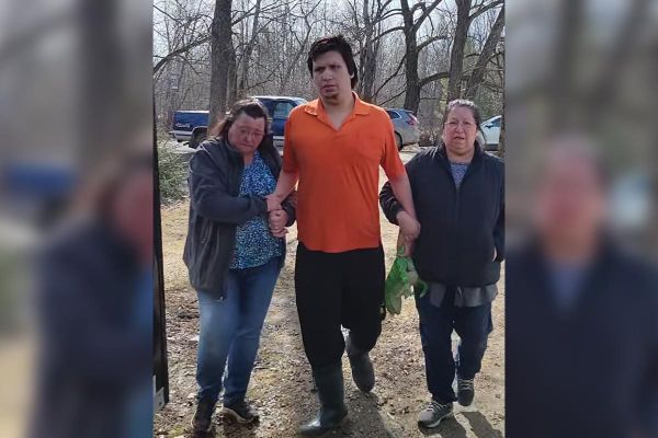 Kaelan Peltier home safe and sound after spending night in freezing conditions wearing just a t-shirt and walking 22 kms