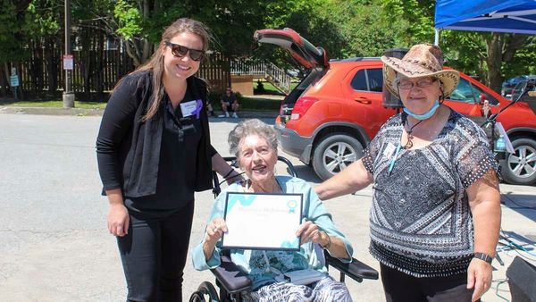 Manitoulin Lodge resident presented with prestigious ‘Making a Difference’ award