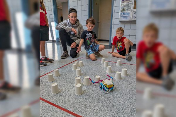 Manitoulin Metal Robotics camp reaches out to elementary pupils