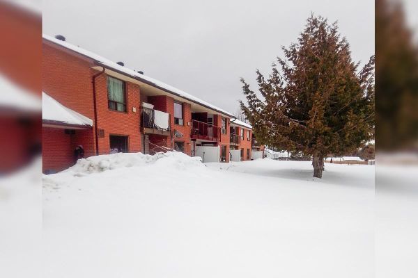 Meadowview residents raise concerns with difficult tenants