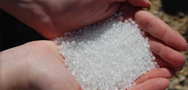 Hughes urges Parliament to do the right thing for Great Lakes on plastic microbeads pollution