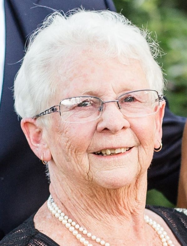 MURIEL HUNT