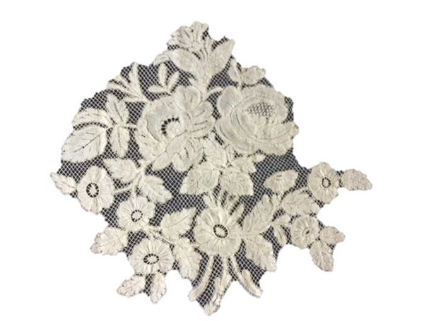 The shining stars of lace