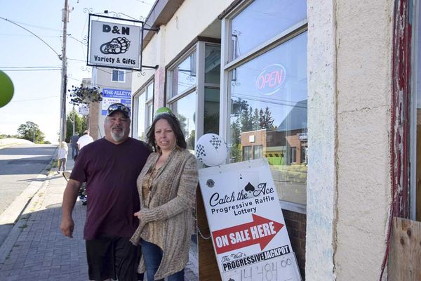 New D and N confectionery opens in Little Current