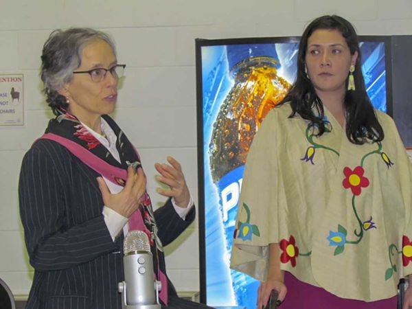 Ontario Environmental Commissioner visits Islanders at M’Chigeeng complex