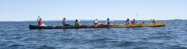 Team and skills-building in 4 Elements’ crosss-cultural Paddle Lab
