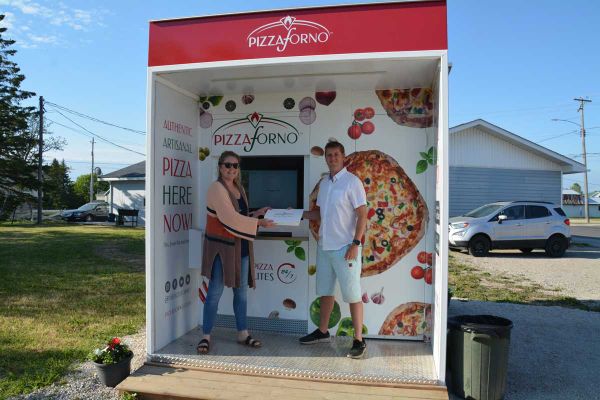 Manitoulin’s first pizza vending machine proving popular