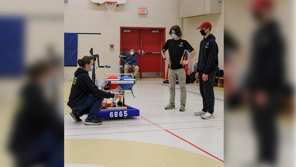 MSS robotics team inspires younger kids through outreach