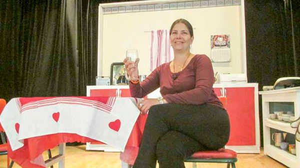 Tara Bernatchez shines as Shirley Valentine