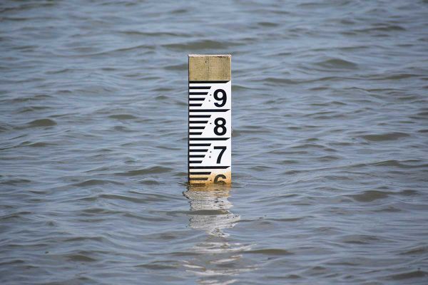 New lakes study predicts Lakes Huron/Michigan will fall by 3.5 feet over record by 2030, then rise 1 foot over record by ‘40