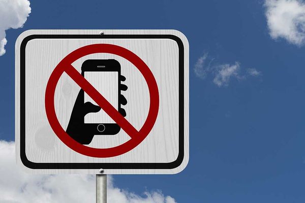 Provincial cell phone ban gets poor marks from teachers