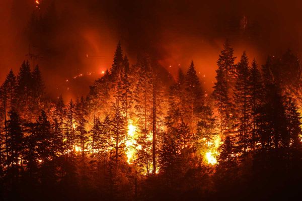 Smoke from wildfires in Northwestern Ontario and western Canada bring hazy skies