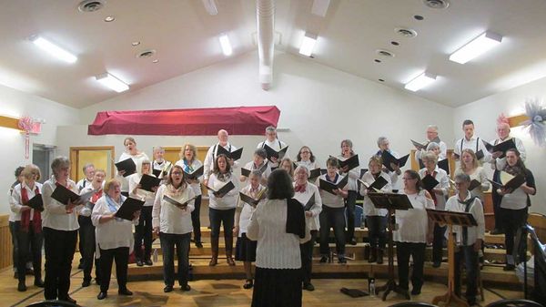 A packed house at Kagawong Park Centre enjoys Song and Cider ’18 concert